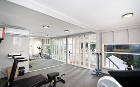 The Riski Hotel At Bangphlat Station Sha